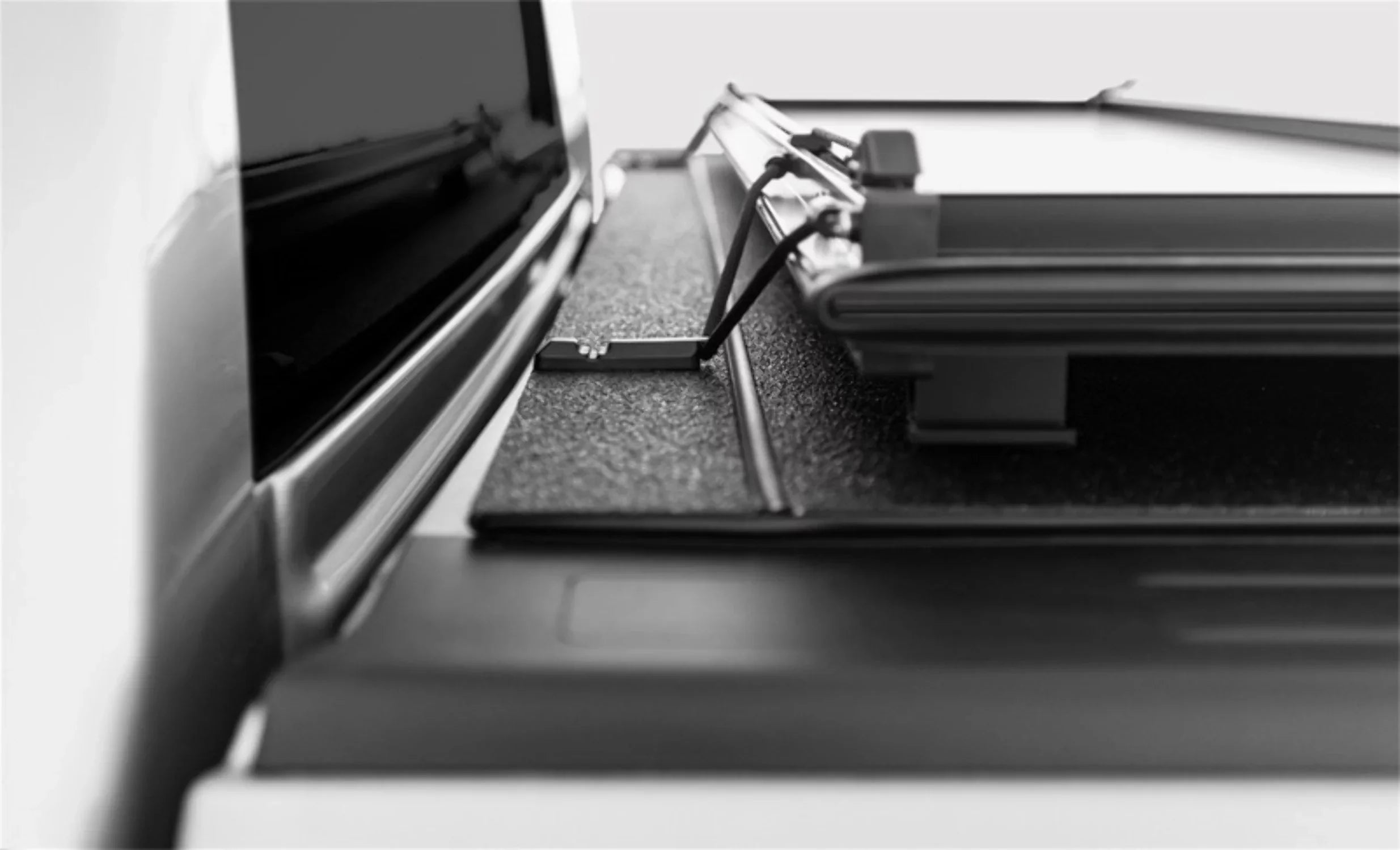 RAM Tri-Fold Stance 1500, DODGE 2002-2012 Cover Hard Lomax RAM Fits G3040029 2013-2021 select: Access 1500
