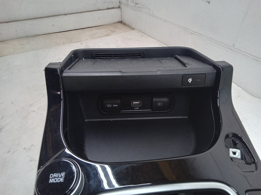 USB 21 Ports Console Pre-Owned OEM Seltos And Phone (Good) W/ Charger Floor Kia Center