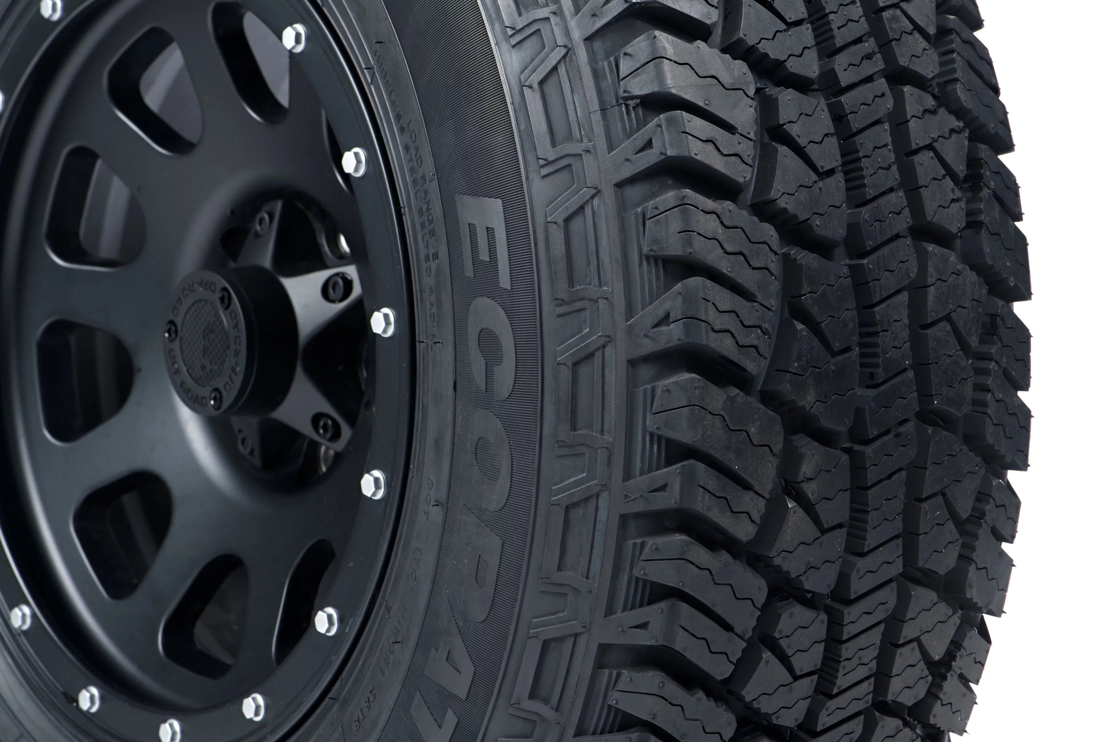 '- 116T A/T All-Terrain Tire Travelstar 275/65R18 EcoPath