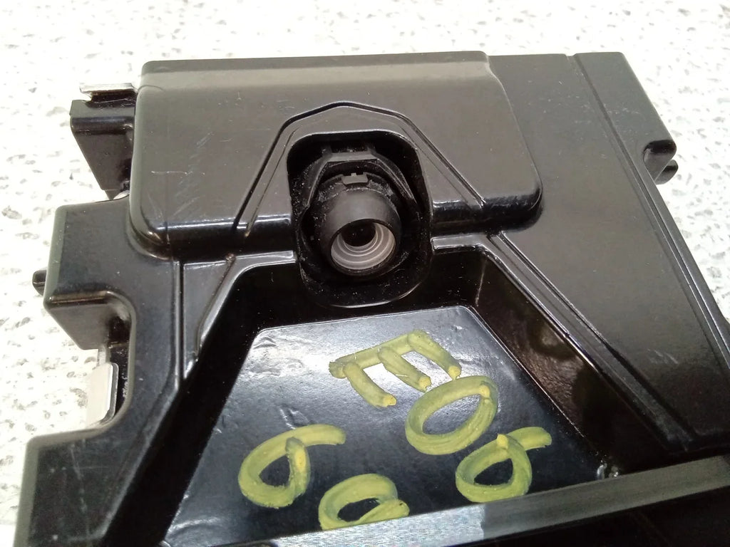 Front Departure OEM Lane (Good) 2014 Pre-Owned Windshield Camera Highlander Toyota 8646C-0E020