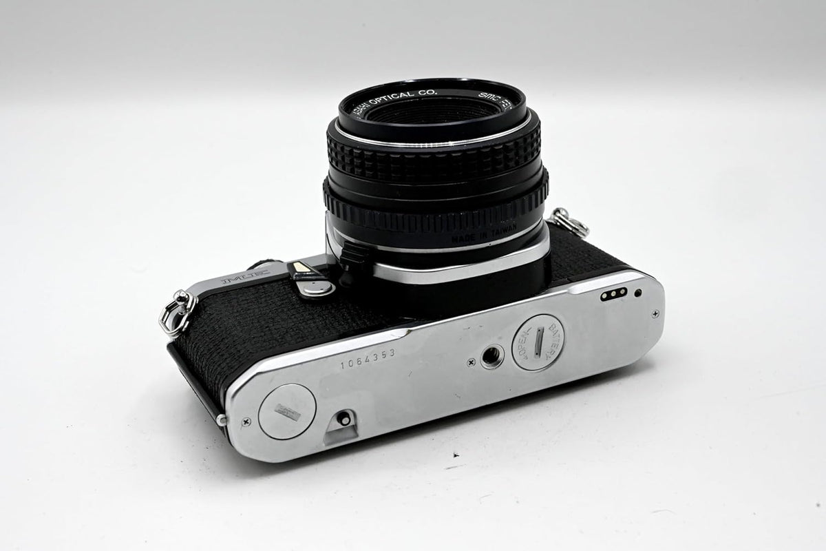 Pentax ME 35mm SLR Film Camera Body â Manual Focus Compact Classic 1970s Vintage