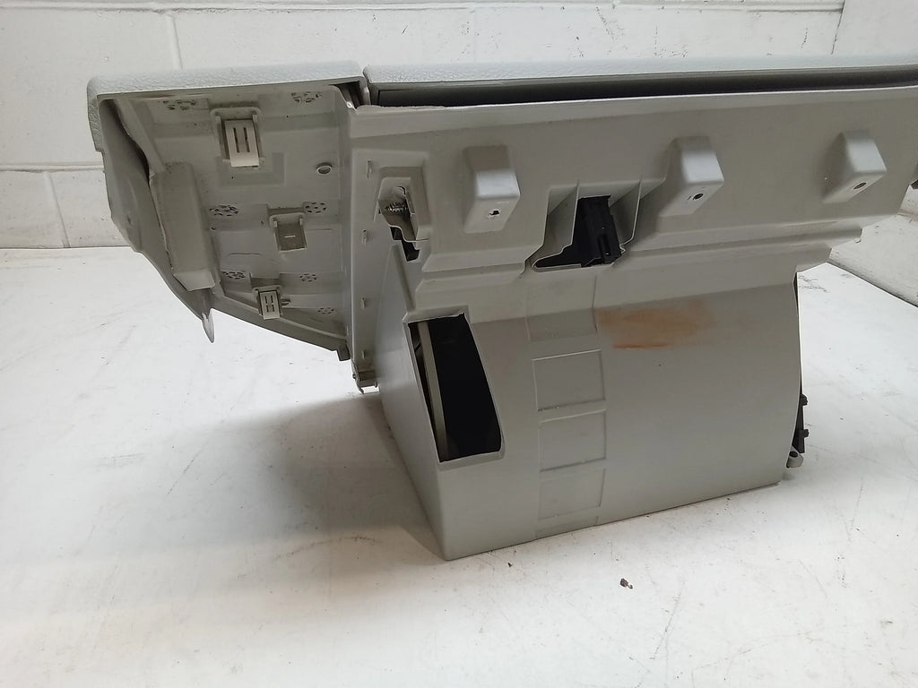 Glove Renegade Box Pre-Owned (Good) OEM Jeep 17