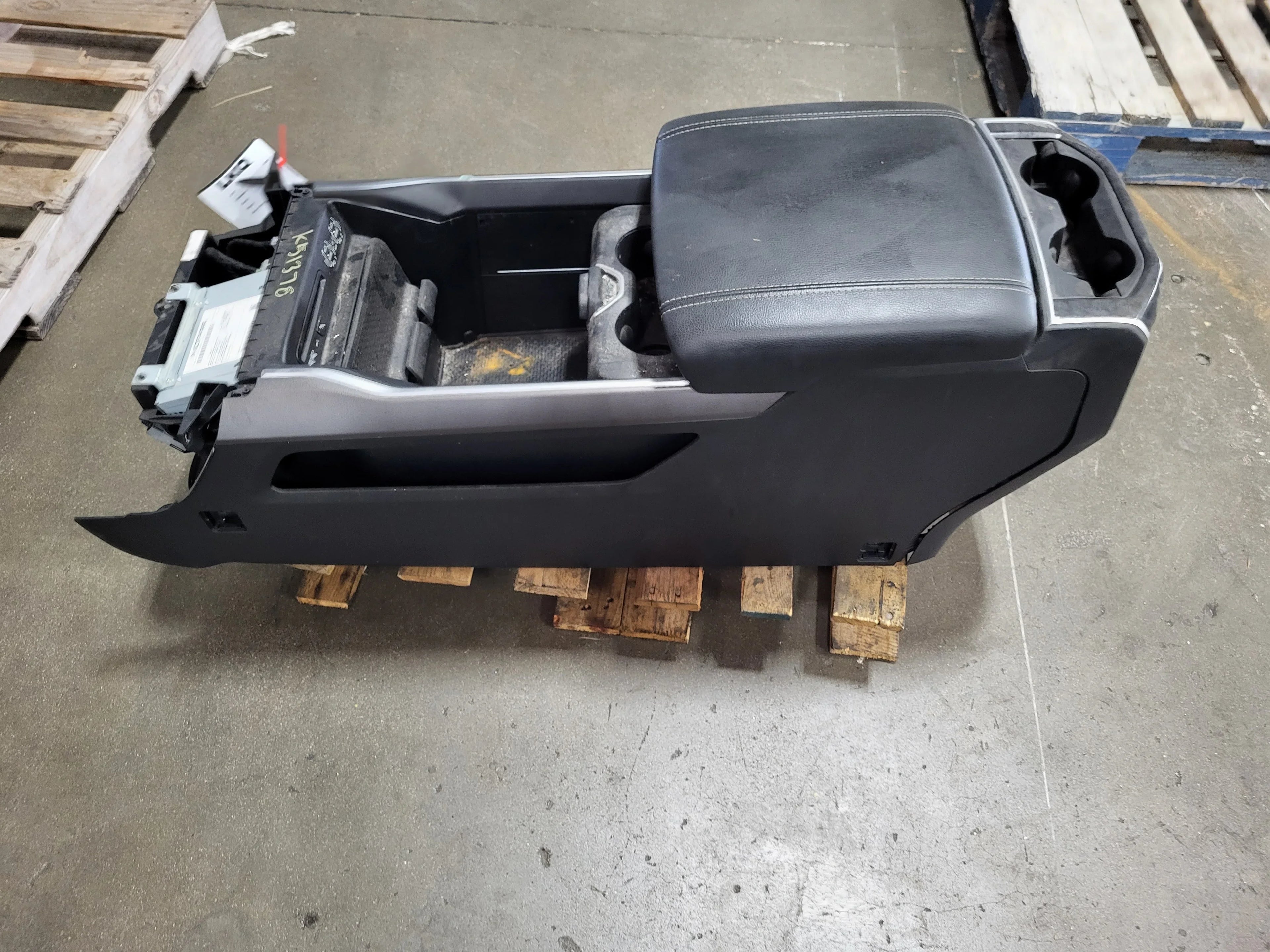 Center Pre-Owned Ram Console 2019-2023 LKQ 1500 (Good) OEM Dodge Floor